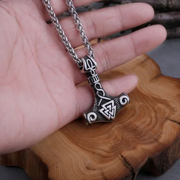Collier Pendentif Mjolnir Viking Nordique Vintage & Rune Odin  Design géométrique en alliage – Bijoux durables pour hommes